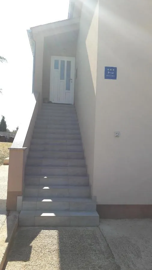פולה Apartments Kaic 1045 קרואטיה