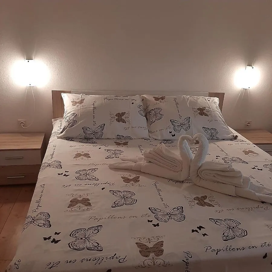 Apartments Kaic 1045 Pula