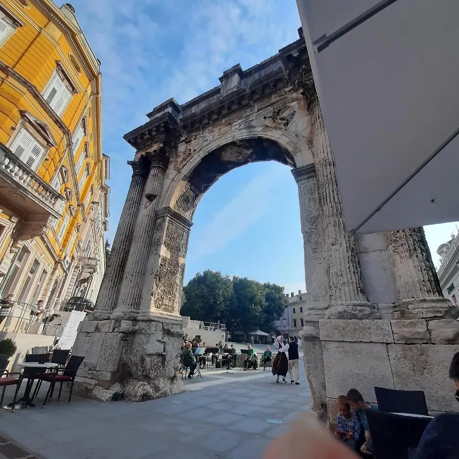 Apartments Kaic 1045 Pula Croatia