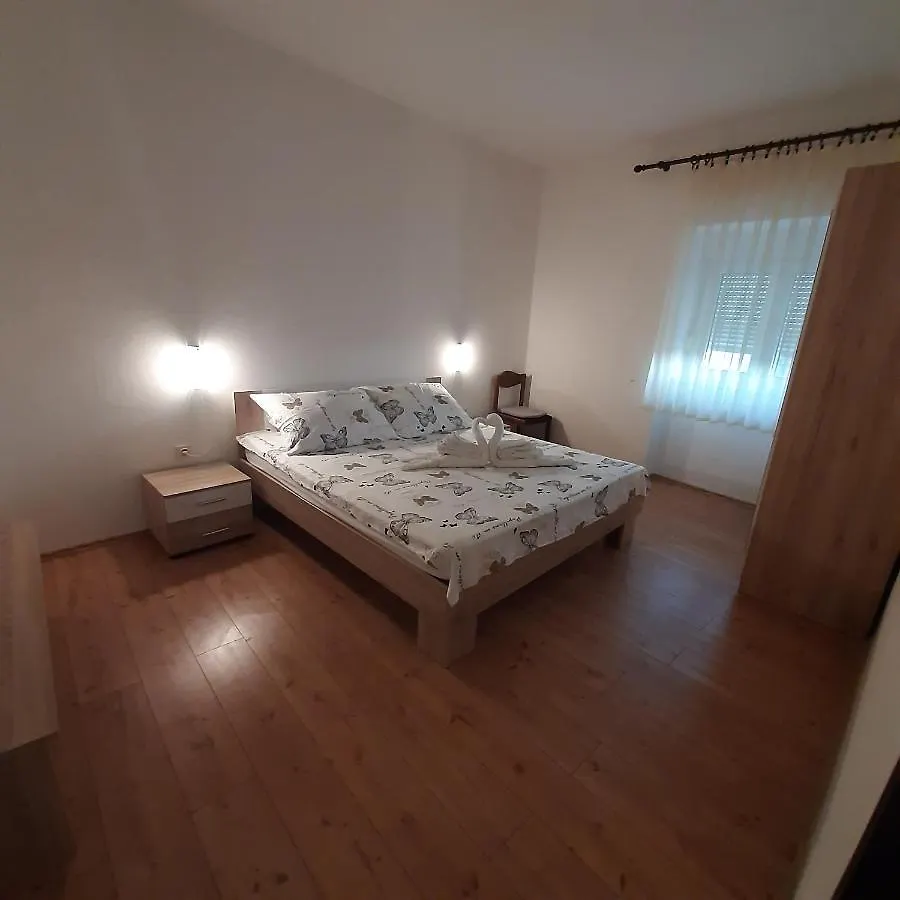 Apartments Kaic 1045 Pula Croatia