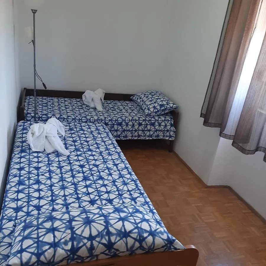 Apartments Kaic 1045 Pula