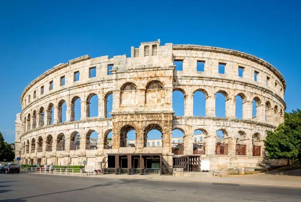 Apartments Kaic 1045 Pula