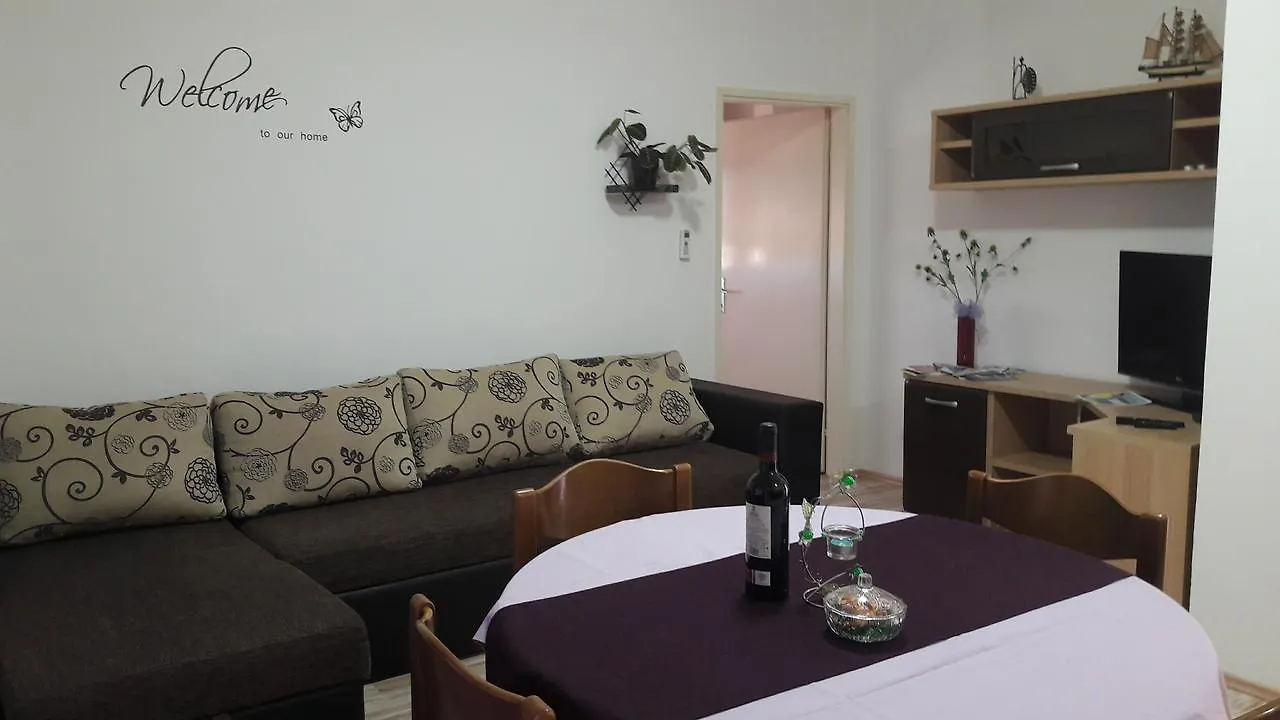 Apartments Kaic 1045 Pula 0*,  Croatia