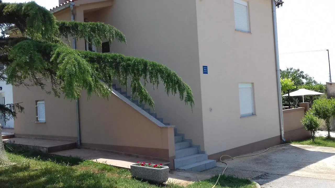 Apartments Kaic 1045 Pula